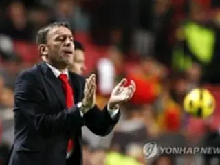 サッカー韓国代表新監督が来韓　２７日にメンバー発表へ