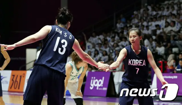 ＜2018ア大会＞“北朝鮮のロ・スクヨンが19得点”南北合同チーム、カザフスタンに勝利で8強＝女子バスケ