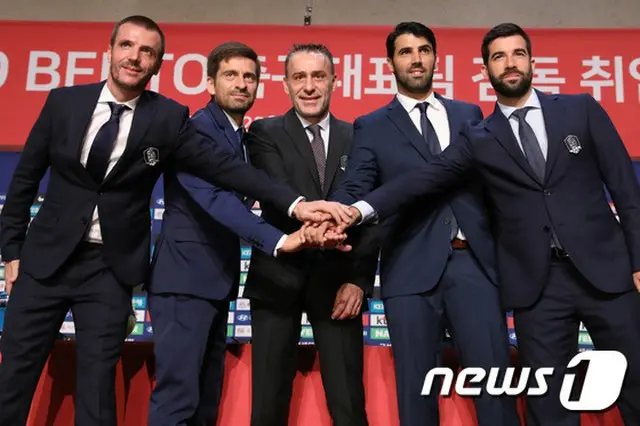 サッカー韓国代表の新監督就任のベント氏、記者会見 「1段階上へ成長させるきかっけに」