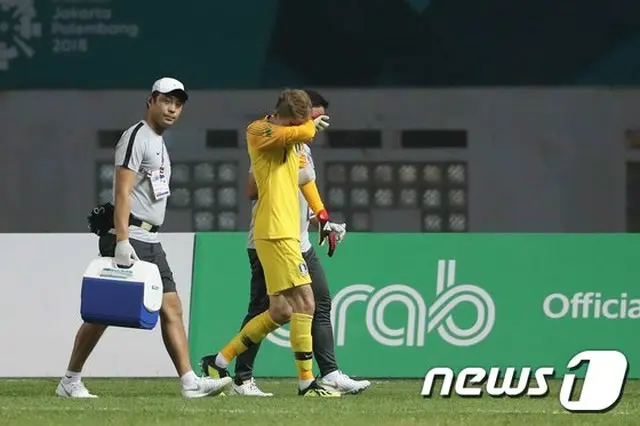 ＜2018ア大会＞”W杯ヒーロー”の韓国GKチョ・ヒョヌが負傷… 「状態を見守る必要あり」