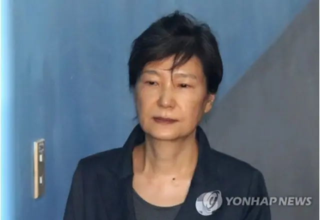 昨年9月に出廷した際の朴槿恵被告。同被告は翌10月から公判をボイコットしている＝（聯合ニュース）