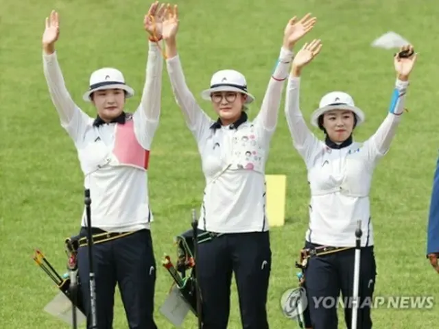 決勝終了後、手を振る韓国代表＝２７日、ジャカルタ（聯合ニュース）