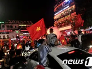 ＜2018ア大会＞韓国とのサッカー準決勝控えるベトナム、特別機でサポーター1千人が現地へ