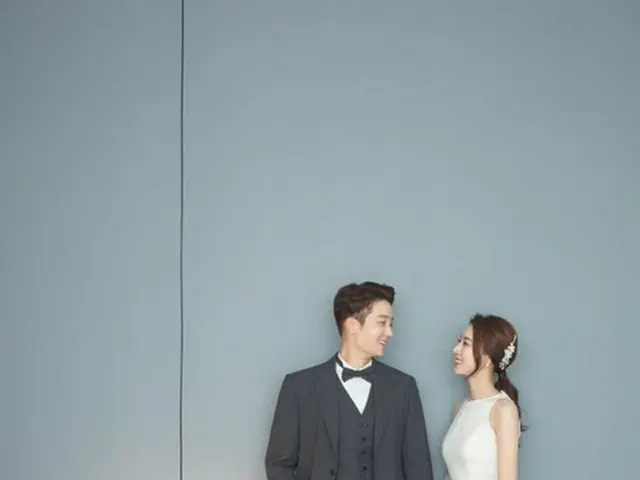 一般女性と結婚発表した俳優キム・ジヌ、ウェディング画報を公開（提供:OSEN）