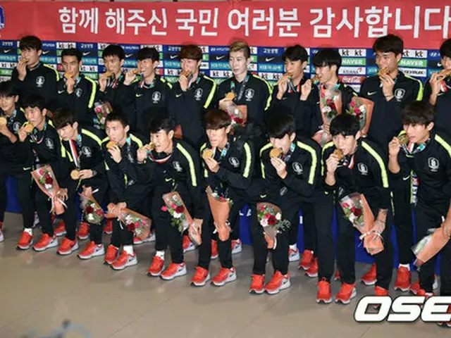 ＜2018ア大会＞“金メダル”男子サッカー・韓国、帰国…8選手はすぐにA代表に合流へ