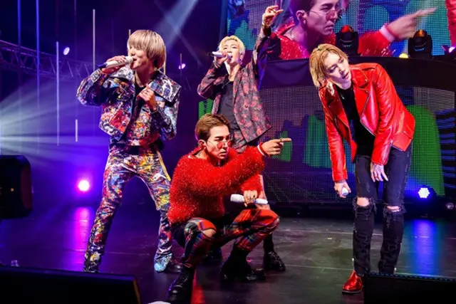 「WINNER」、自身最多公演数となる日本ツアー開幕！日本デビュー4周年をサプライズケーキで祝福（オフィシャル）