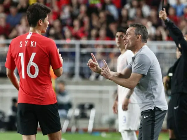 ＜サッカー＞90分間フル出場の韓国キ・ソンヨン、チリ戦の最優秀選手に