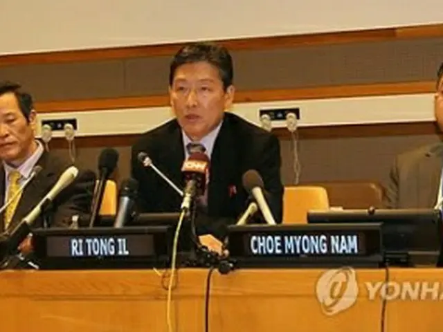 国連北朝鮮代表部で勤務していたころのキム・ソン氏（左端）＝（聯合ニュース）