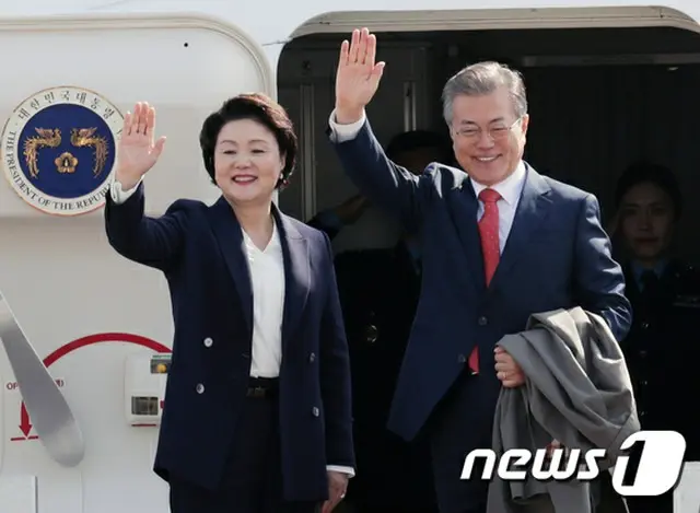 文大統領、専用機で北朝鮮へ＝午前10時到着予定