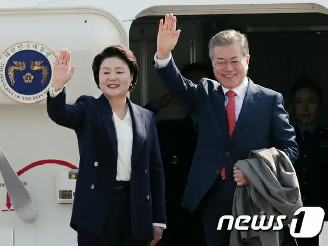 文大統領、専用機で北朝鮮へ＝午前10時到着予定
