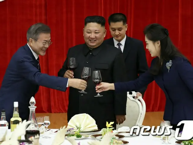 北朝鮮の朝鮮中央通信が韓国の文在寅（ムン・ジェイン）大統領の平壌訪問2日目である19日、南北首脳会談開催などと関連したニュースを報道した。（提供:news1）