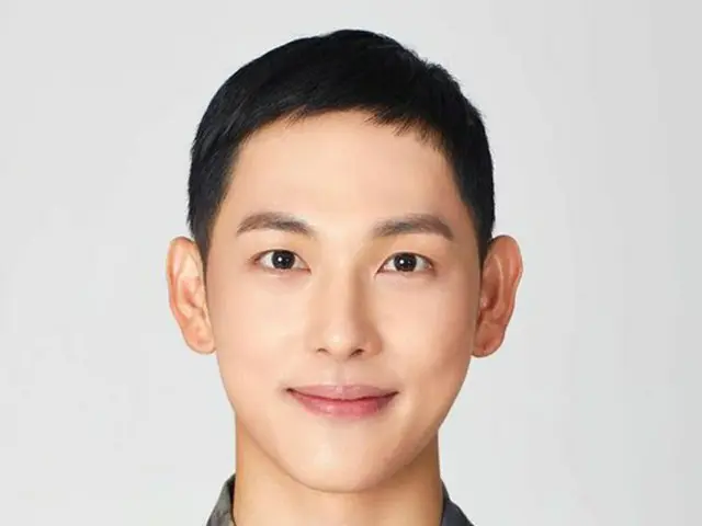 韓国歌手兼俳優のイム・シワン（ZE:A）が、秋夕（チュソク/中秋節）を迎えてファンにあいさつをした。（提供:OSEN）