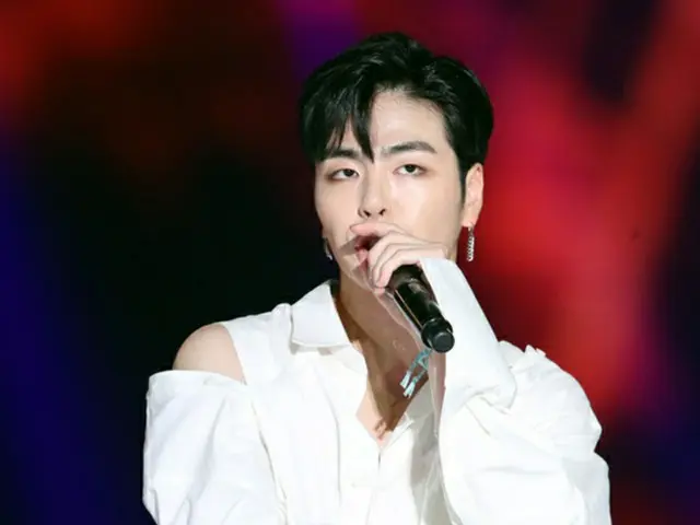 韓国アイドルグループ「iKON」のメンバーJU-NE（ジュネ）がSNSでファンを無視したとして、物議をかもしている。（提供:news1）