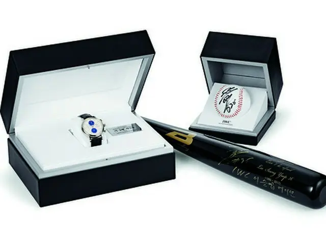 スイスの時計ブランドIWC、“イ・スンヨプ”スペシャルエディション時計をオークションに出品（提供:news1）