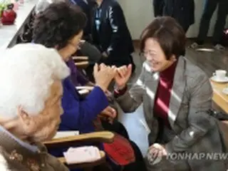 韓国女性相　慰安婦問題の速やかな解決表明＝被害者と面談