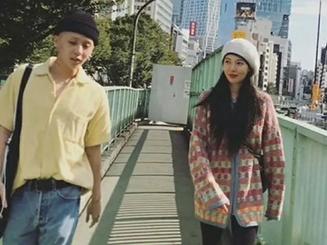 韓国歌手ヒョナ＆イドン（PENTAGON）が突然の事務所退所騒動の中、公開デートを楽しんでいた。（写真提供:OSEN）