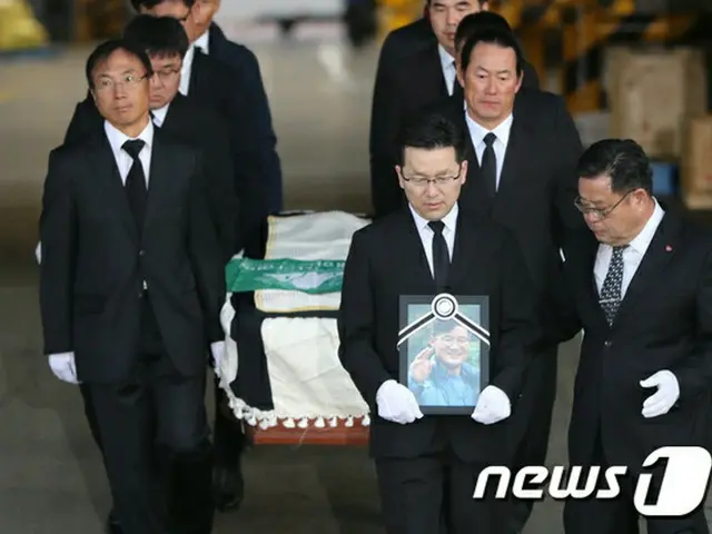 ヒマラヤ登頂中に突風に遭い死亡した登山隊5人の遺体、母国に到着＝韓国