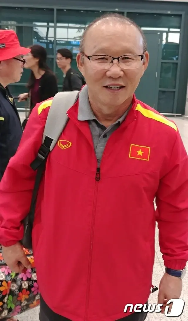 ＜サッカー＞合宿で韓国入りしたベトナム代表のパク監督「スズキカップは多大なプレッシャー」