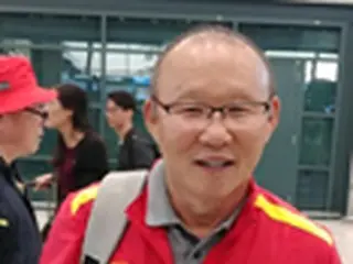 ＜サッカー＞合宿で韓国入りしたベトナム代表のパク監督「スズキカップは多大なプレッシャー」