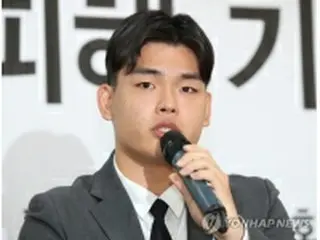 「常習的に暴行受けた」　韓国ボーイズバンドのメンバーが涙の告白