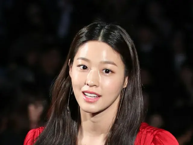 【公式】ソリョン（AOA）側、性的侮辱し続けた男に懲役6か月・執行猶予2年判決