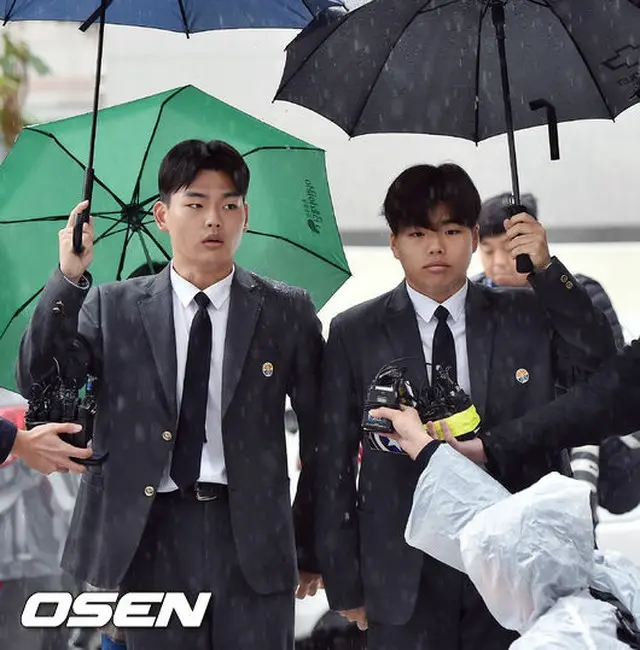 ”暴行被害”訴える「TheEastLight.」イ兄弟、告訴人調査のため出頭