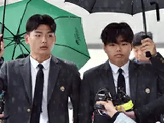 ”暴行被害”訴える「TheEastLight.」イ兄弟、告訴人調査のため出頭
