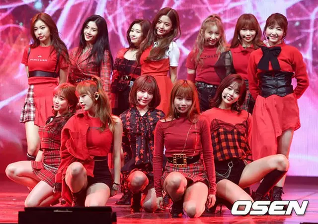 「IZ*ONE」、1日で歴代ガールズグループデビューアルバム初動新記録達成！（提供:OSEN）