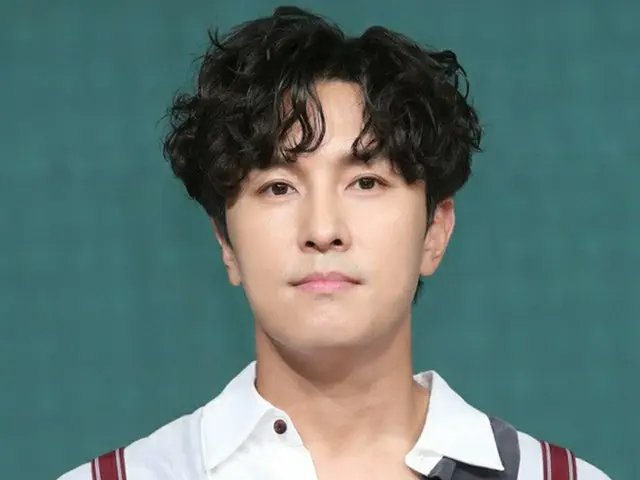 韓国ボーイズグループ「SHINHWA」メンバーのキム・ドンワンが、所属事務所であったCI ENTとの専属契約満了を迎えた。（写真提供:news1）