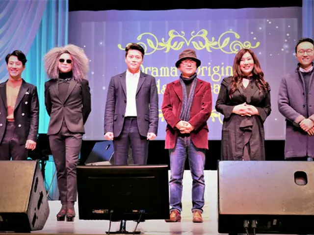 左からキム・ナムホ、イ・ヒムン、Ryu、ユン・ソクホ監督、チョ・ドンヒ、「冬のソナタ」音楽監督イ・ジス