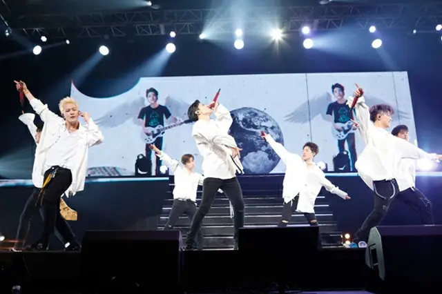 「iKON」、2年ぶりとなる日本武道館公演2日間で2万6千人が熱狂！ （オフィシャル）