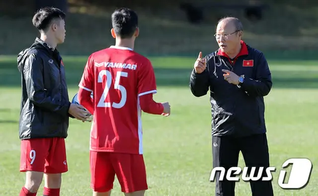＜サッカー＞パク・ハンソ監督率いるベトナム、ラオスとの初戦に3-0勝利＝スズキカップ