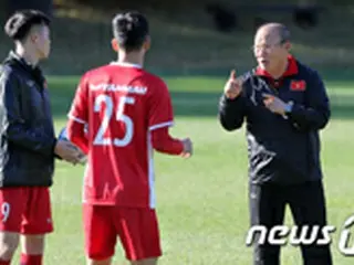 ＜サッカー＞パク・ハンソ監督率いるベトナム、ラオスとの初戦に3-0勝利＝スズキカップ