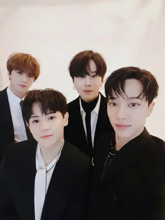 韓国ボーイズグループ「Highlight」が入隊を前にしばしの別れのあいさつをする。（写真提供:OSEN）