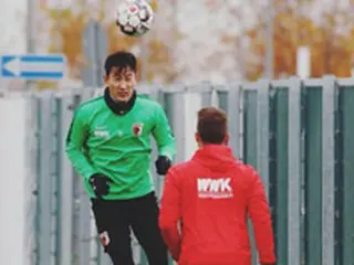 ＜サッカー＞アウクスブルク所属のチ・ドンウォン、負傷から復帰＝初練習を消化