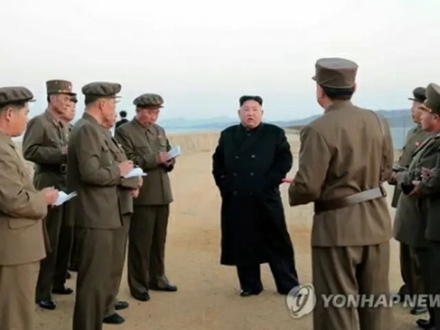 朝鮮労働党機関紙、労働新聞は１６日、金委員長が先端戦術兵器の実験を指導したと報じた＝（労働新聞＝聯合ニュース）