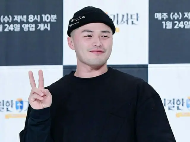 ラッパーMicrodot、両親の詐欺説に関して「すべて虚偽の事実…法的対応を検討」（提供:OSEN）
