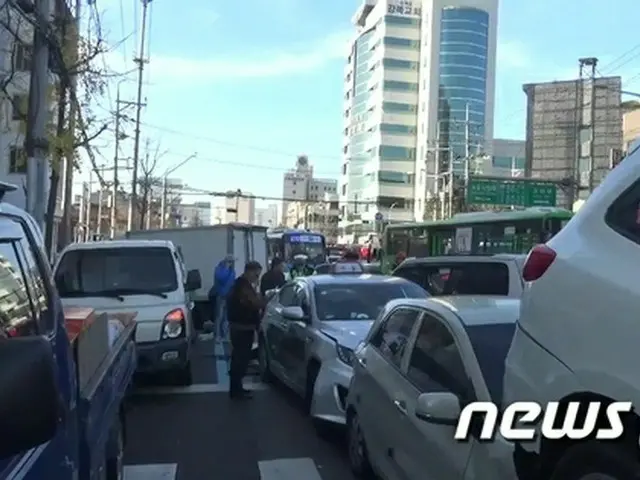 東大門で市内バスが車両10台を巻き込む衝突事故…10人搬送＝韓国