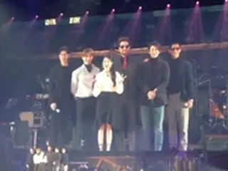 【トピック】歌手IU（アイユー）、大好きなアーティストがコンサートの応援にきて大興奮