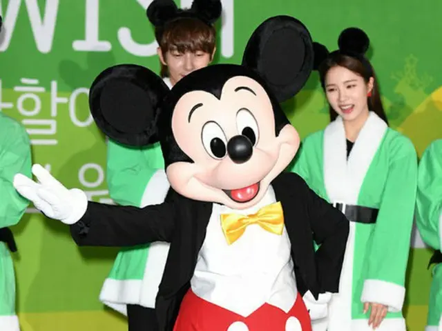 ミッキーマウス、韓国初上陸！俳優イ・ジュンギ＆シン・セギョン出席のイベントであいさつ