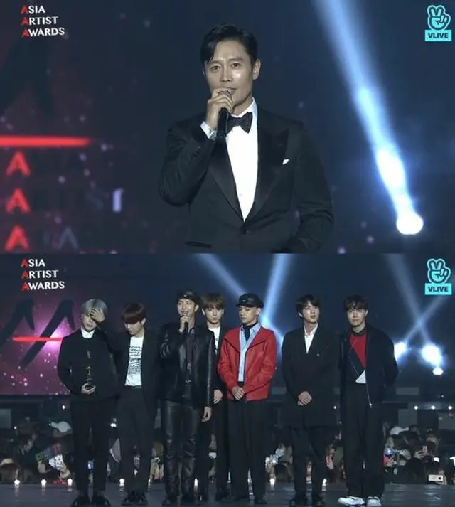 韓国俳優イ・ビョンホンとボーイズグループ「防弾少年団」が、「ASIA ARTIST AWARDS 2018」で韓国観光公社感謝牌を受賞した。（提供:OSEN）