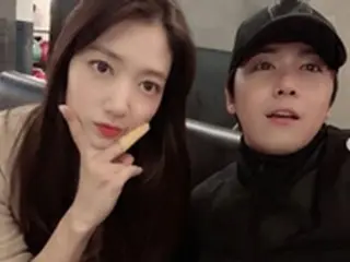 【トピック】女優パク・シネ×「FTISLAND」イ・ホンギ、親友との再会に喜びあふれる2ショット公開