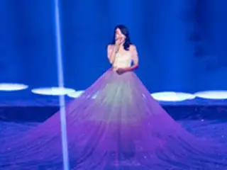 【トピック】歌手IU（アイユー）、コンサートで見せた豪華絢爛なドレスが話題！