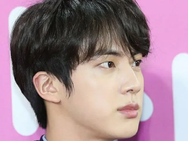 韓国ボーイズグループ「防弾少年団」のファンクラブ「ARMY」が、メンバーJINの誕生日を祝って心温まる支援をおこなった。（提供:news1）