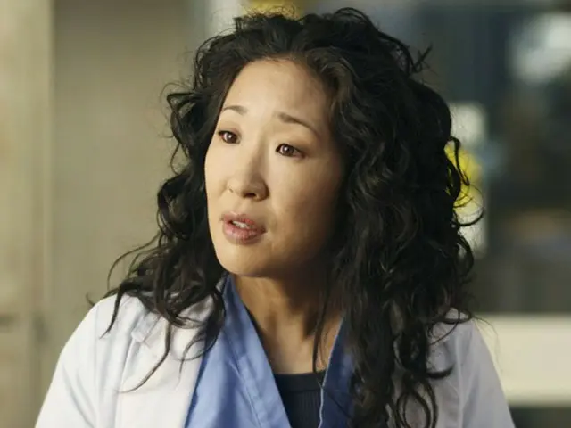 韓国系カナダ人女優サンドラ・オー、「2019ゴールデングローブ賞」司会者に抜てき(画像:OSEN)