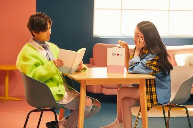 韓国アイドルグループ「SUPER JUNIOR」イェソンと女性ソロ歌手チョンハが、今年の冬最もホットなコラボレーションを予告した。（提供:news1）