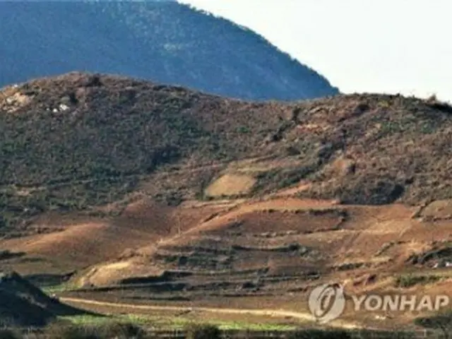 北朝鮮・開城地域のはげ山（環境保護団体提供）＝（聯合ニュース）