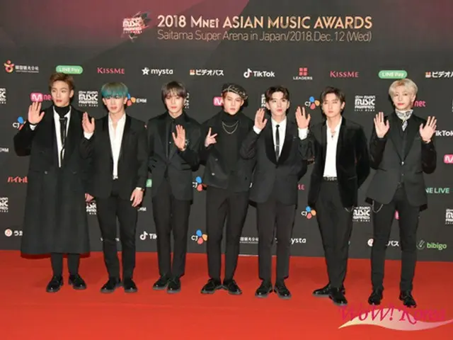 「MONSTA X」左からショヌ、ウォノ、ミンヒョク、ジュホン、キヒョン、I.M、ヒョンウォン