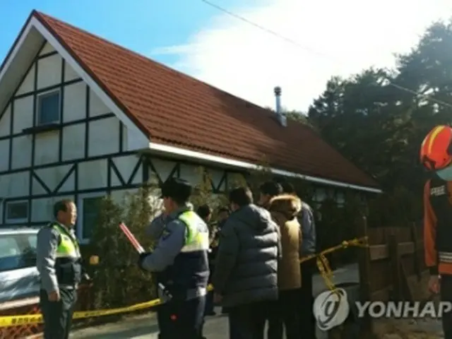 男子生徒１０人が意識不明の状態で見つかったペンション＝１８日、江陵（聯合ニュース）