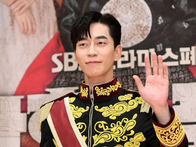 俳優シン・ソンロク、ドラマ撮影中に足指骨折し手術…明日には撮影復帰へ